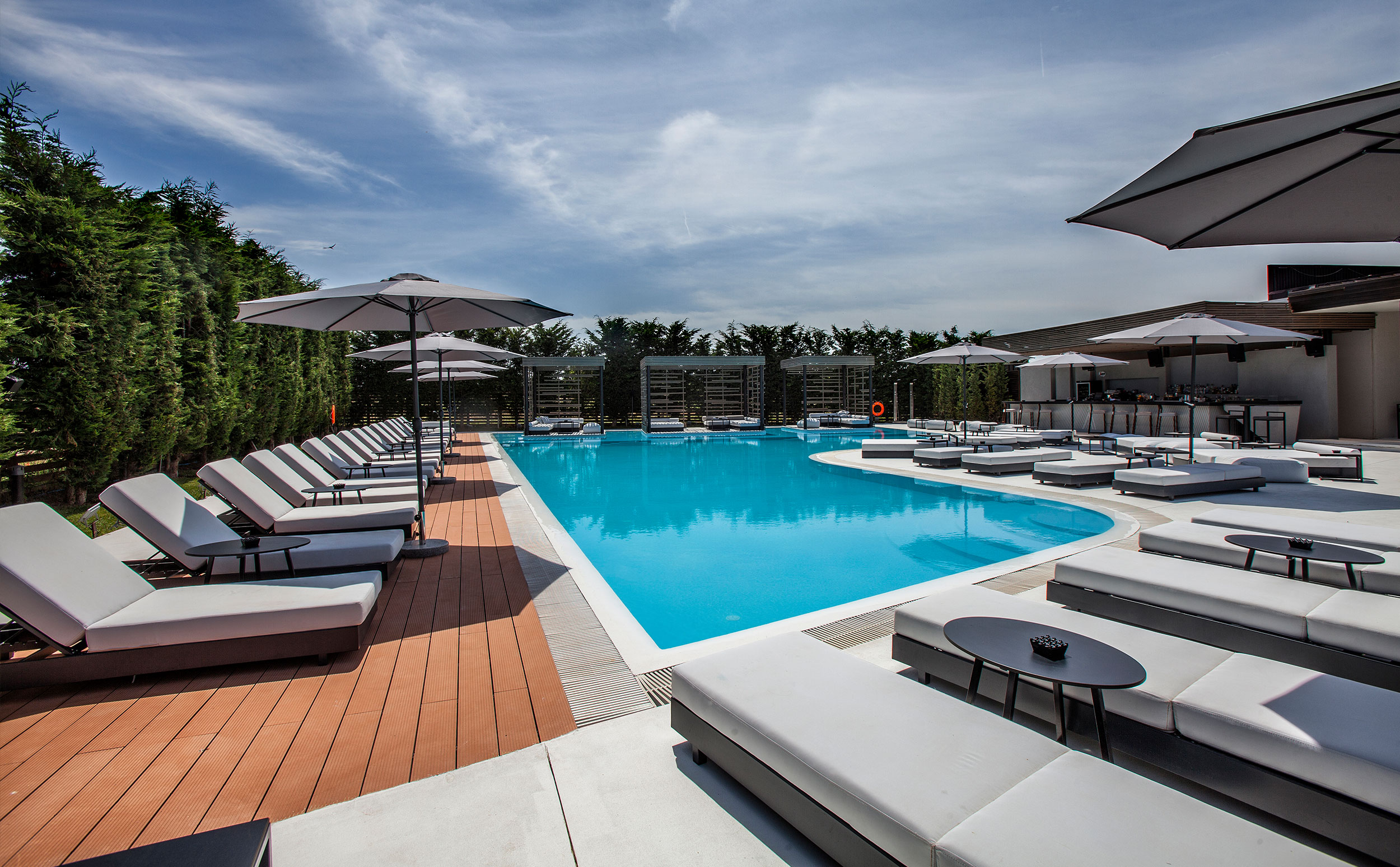 LIQUIDO POOL LOUNGE | RMS Archstudio